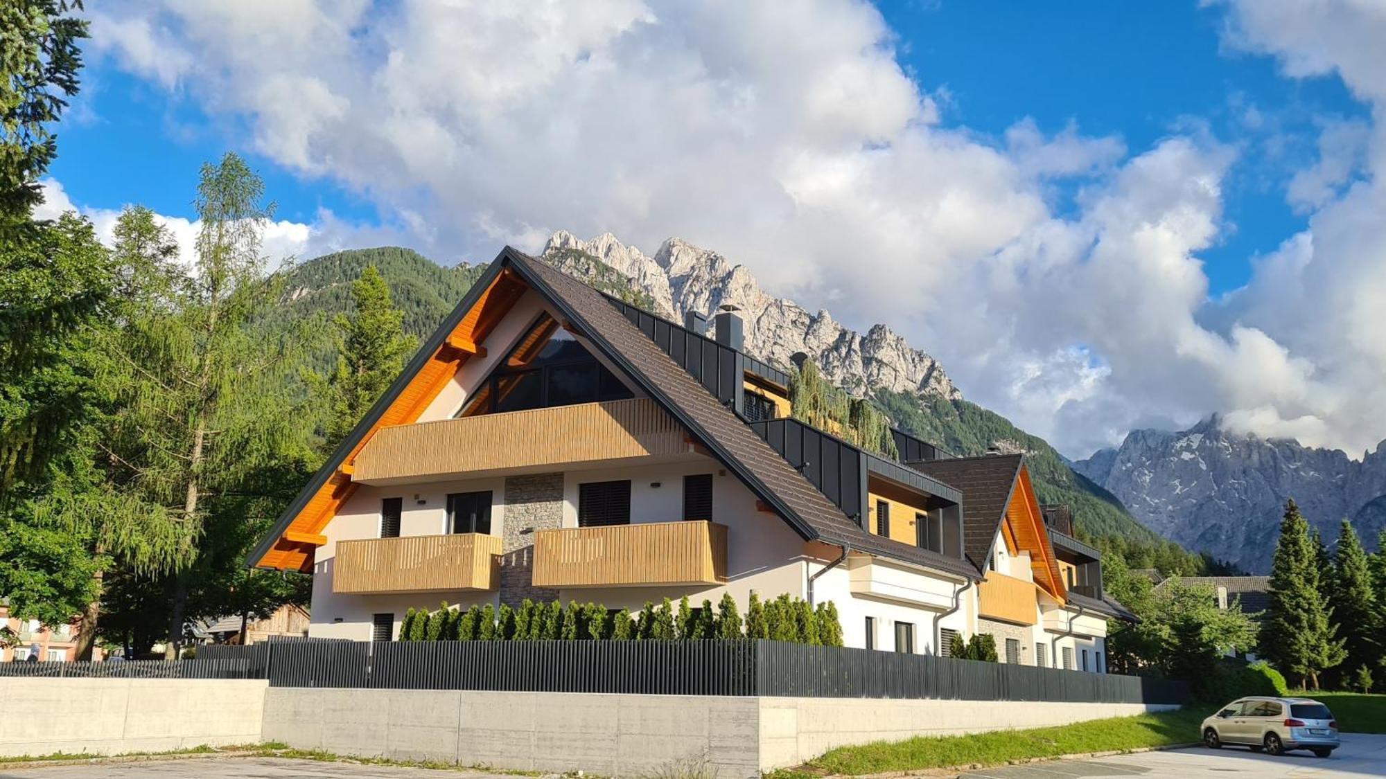 Mojca Jasna & Jelka * Kranjska Gora